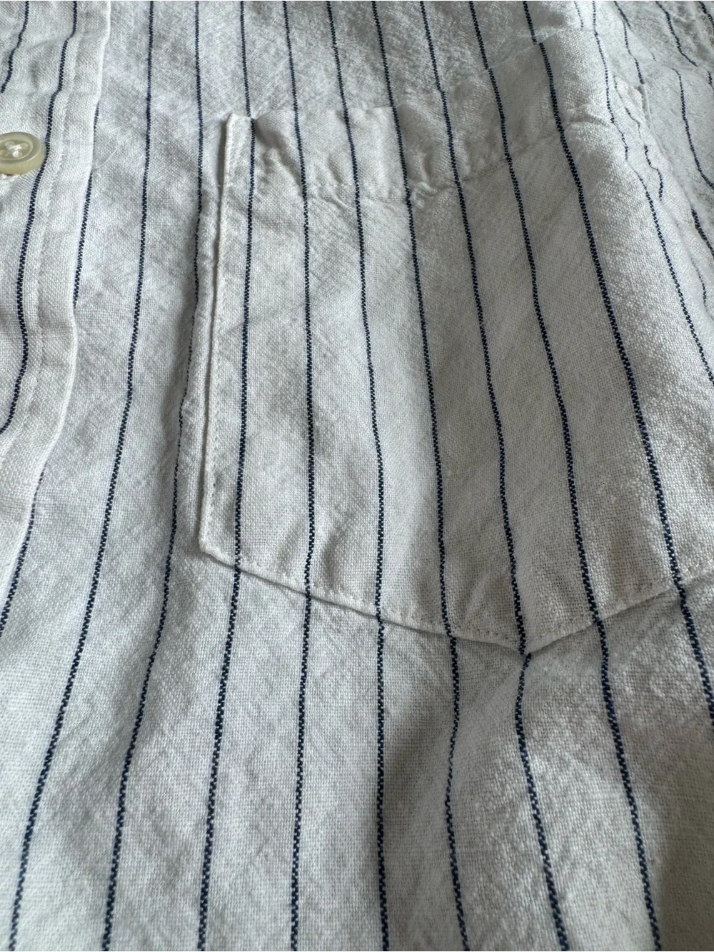 Banana Republic White Linen Shirt with Blue Pinstripes Men’s Size Large